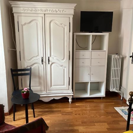 Chambre Papillon Avec Acces Terasse ลาเนอเวอวีลล์ ภายนอก รูปภาพ
