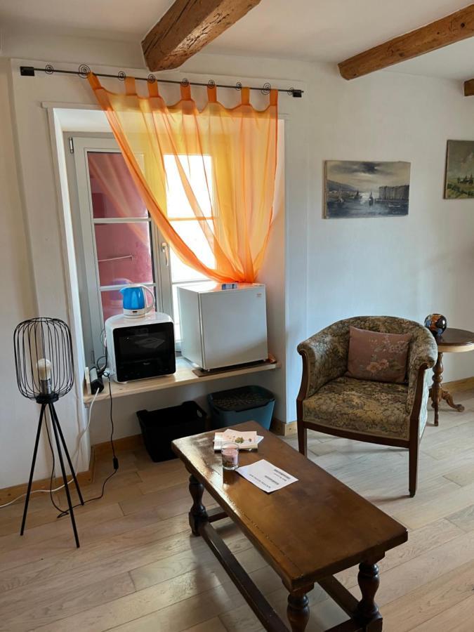 Chambre Papillon Avec Acces Terasse ลาเนอเวอวีลล์ ภายนอก รูปภาพ
