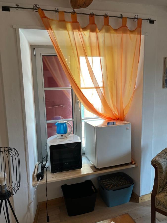 Chambre Papillon Avec Acces Terasse ลาเนอเวอวีลล์ ภายนอก รูปภาพ