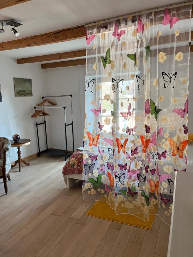 Chambre Papillon Avec Acces Terasse ลาเนอเวอวีลล์ ภายนอก รูปภาพ